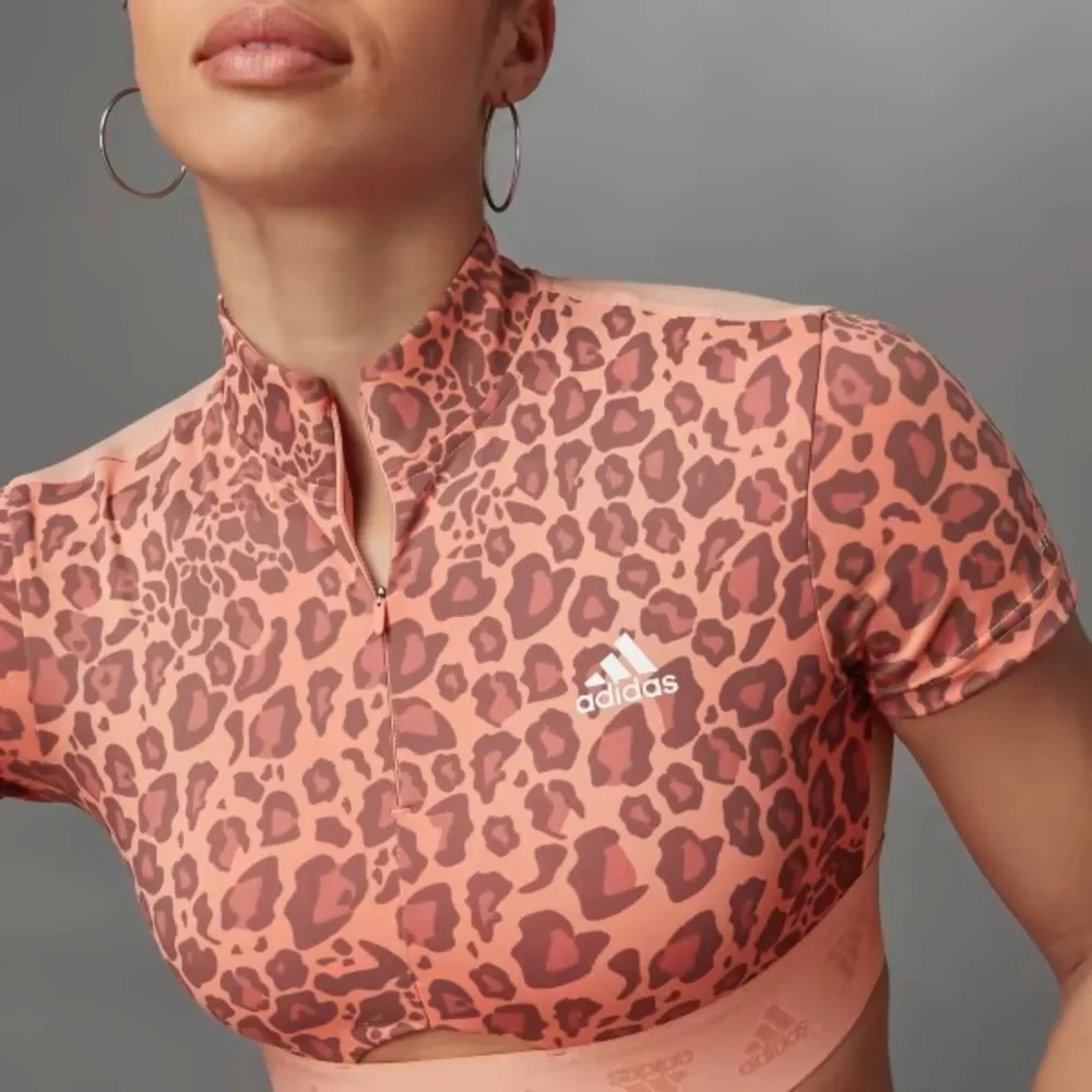 Adidas Hyperglam Blush Cheetah/Leopard crop top and leggings set - Picture 1 of 8